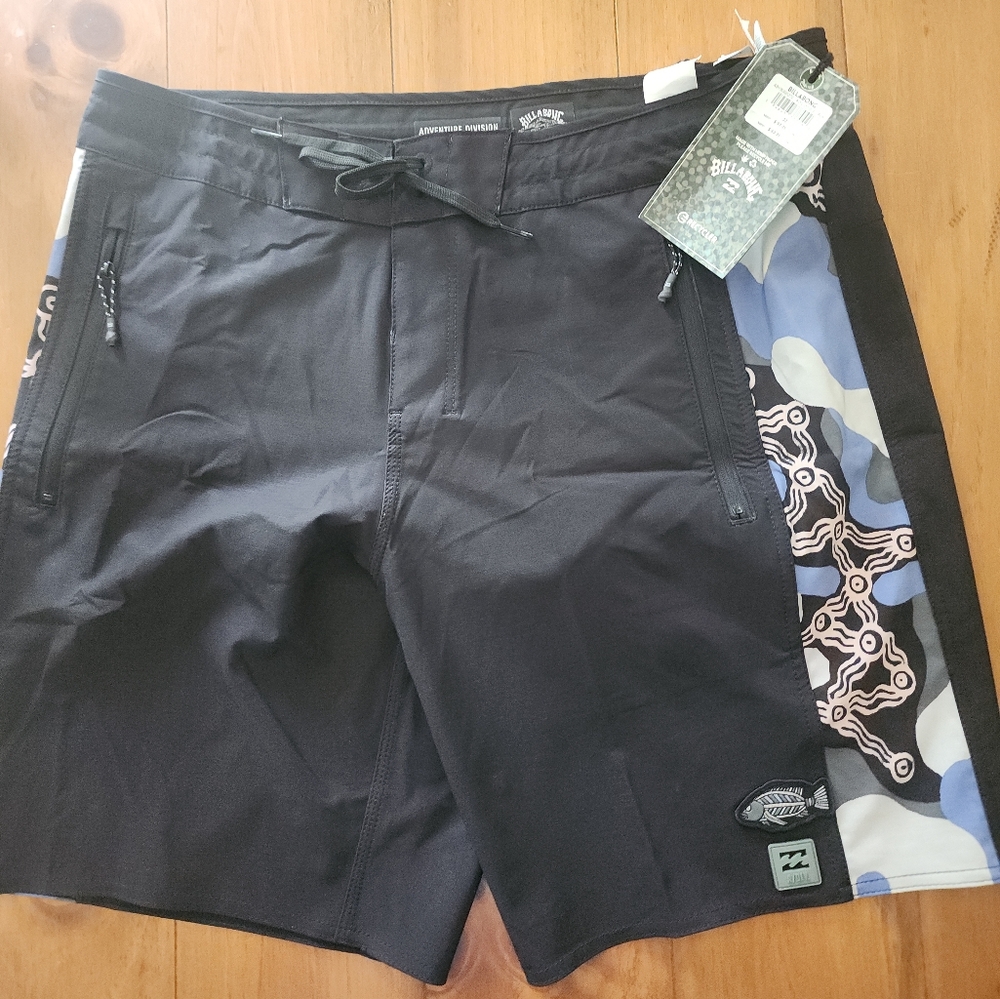 NWT Billabong board shorts 33